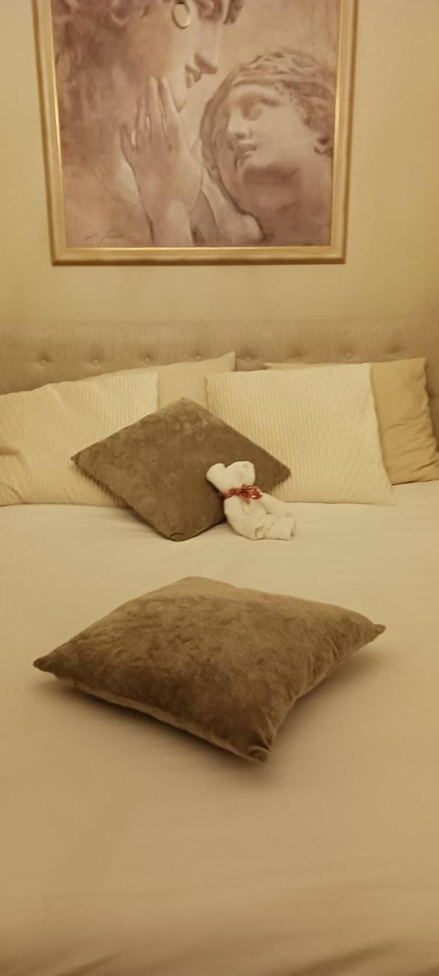 Les Trois L Bed & Breakfast Gindou ภายนอก รูปภาพ