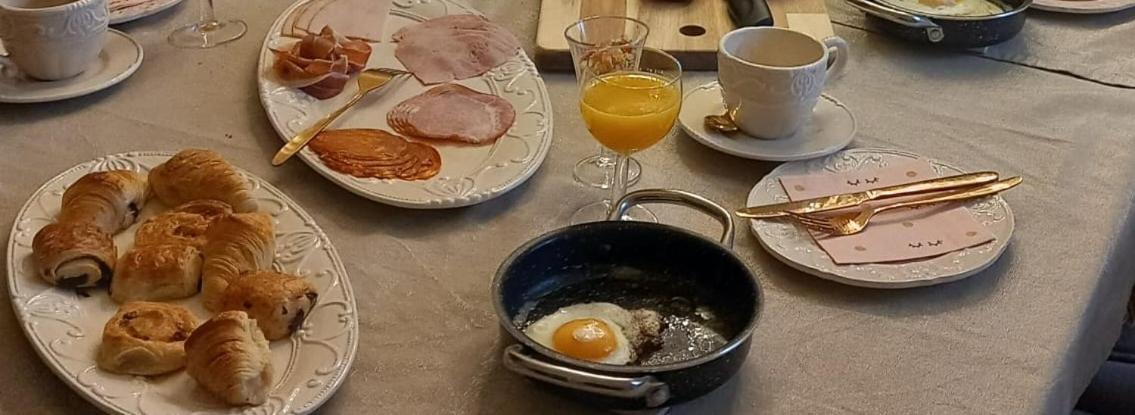 Les Trois L Bed & Breakfast Gindou ภายนอก รูปภาพ