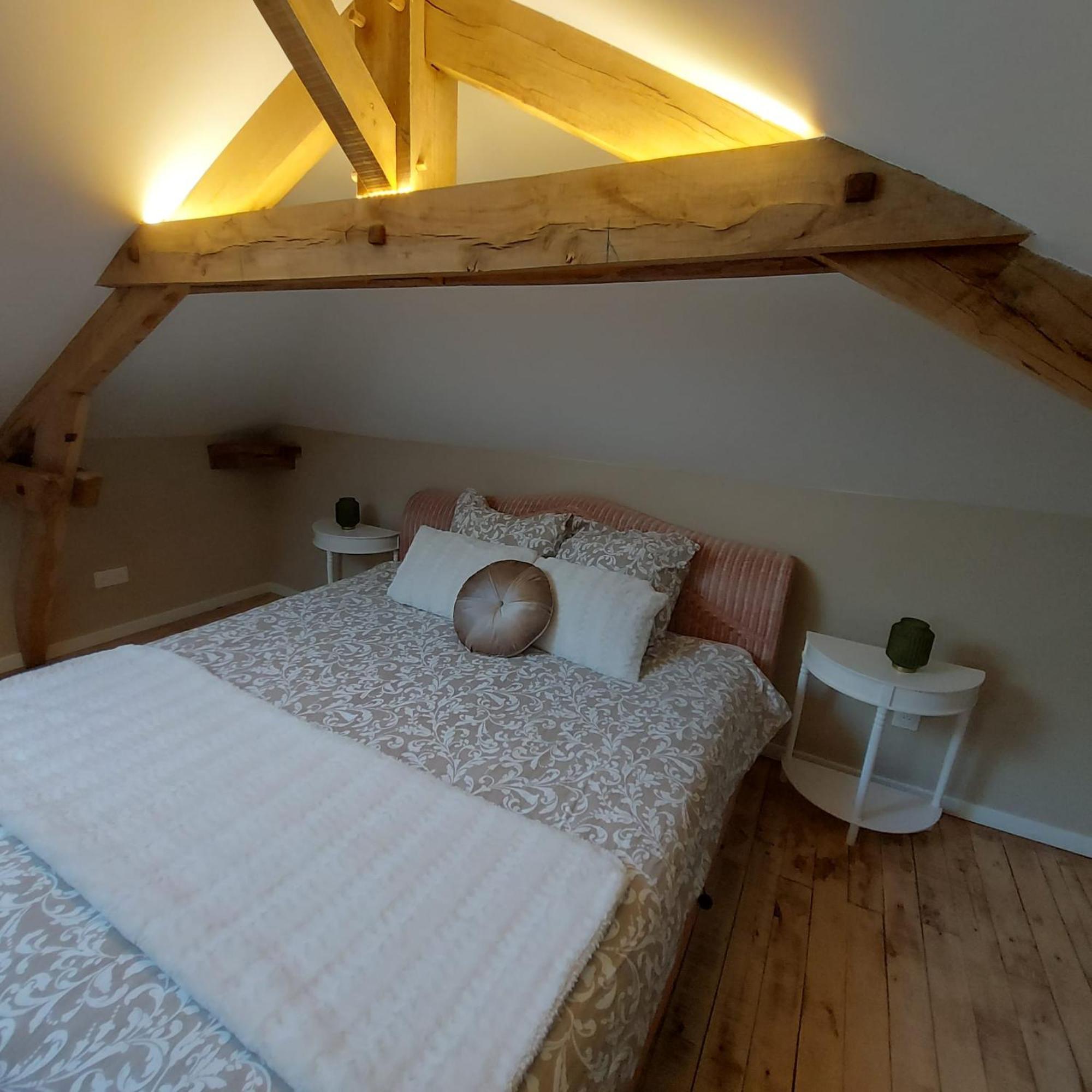Les Trois L Bed & Breakfast Gindou ภายนอก รูปภาพ